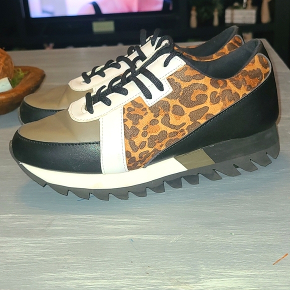 Not Rated Shoes - Women's Not Rated chunky tennis shoes, size 9